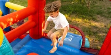 Indoor vs Outdoor Bouncy Castles: Which One to Rent?