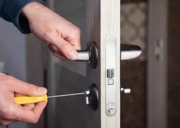 Lock Out