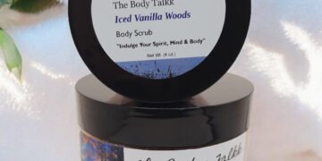 Iced Vanilla Woods Sugar Scrub