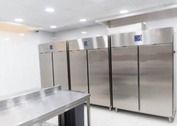 a room with refrigeration equipment for cutting meat.A place to store meat for a restaurant