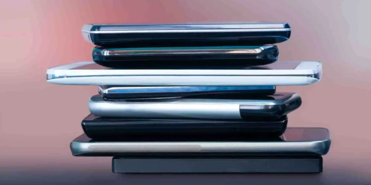Mobile Phones in Pakistan: A Tech Revolution Unveiled